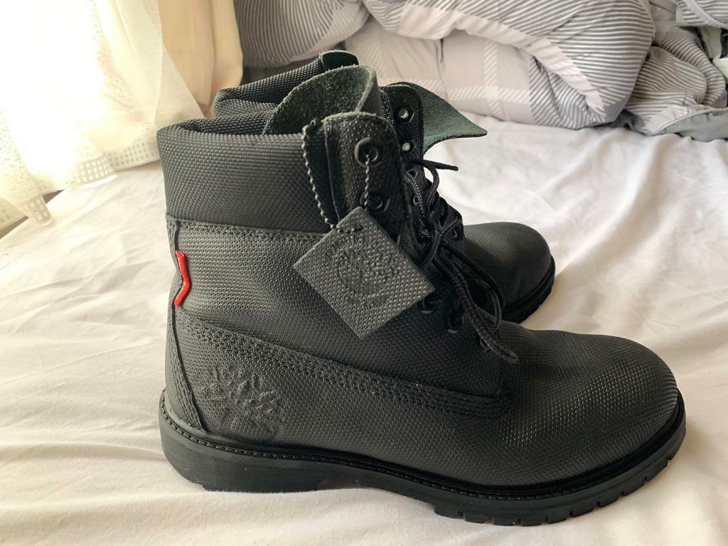 black timbs size 9